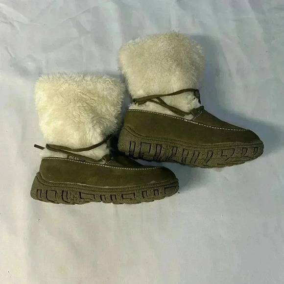 Mexx -  Kids Fall and Winter boot. Size 8 - Picture 2 of 9